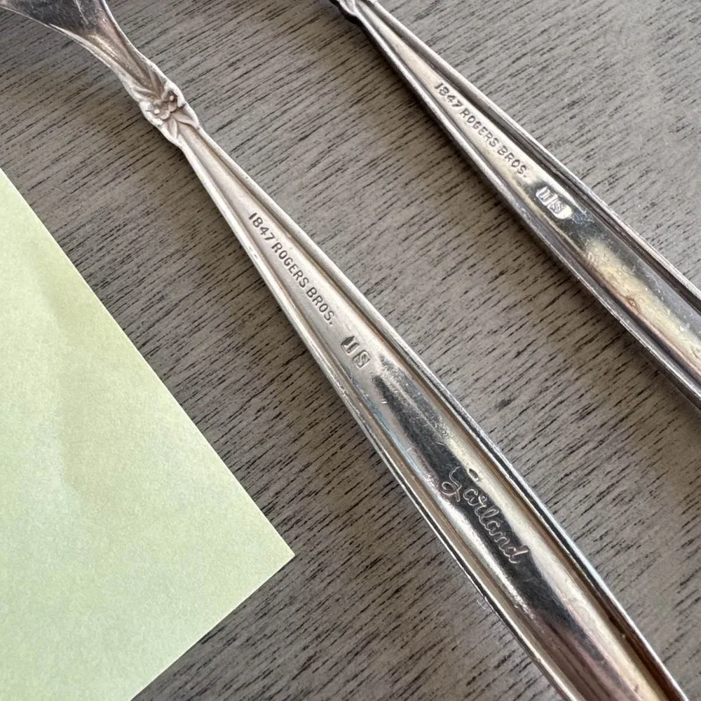 2 1847 Rogers Bros Garland 1965 Silverplate Dinner Forks 7.5